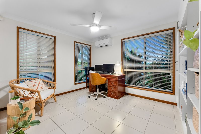 Photo - 2 Ridley Road, Bridgeman Downs QLD 4035 - Image 7