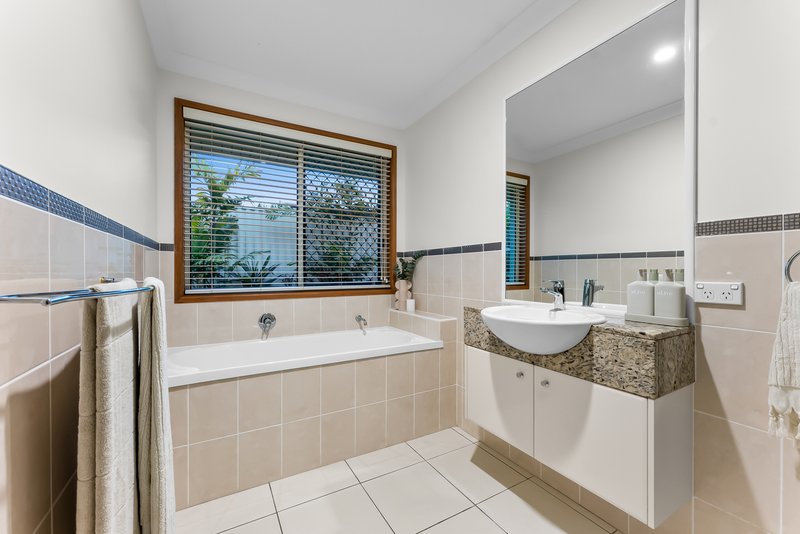 Photo - 2 Ridley Road, Bridgeman Downs QLD 4035 - Image 21