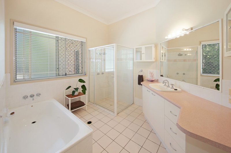 Photo - 2 River Gum Close, Mooloolah Valley QLD 4553 - Image 5