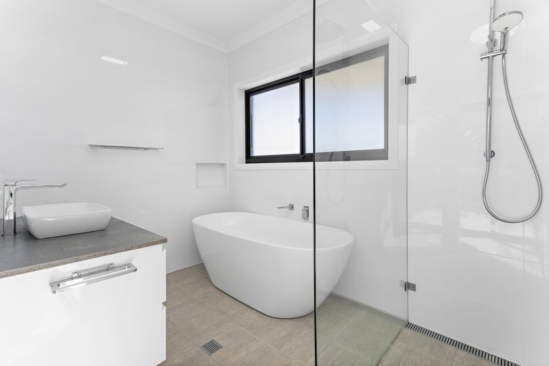 Photo - 2 Riverside Drive, Kiama Downs NSW 2533 - Image 16