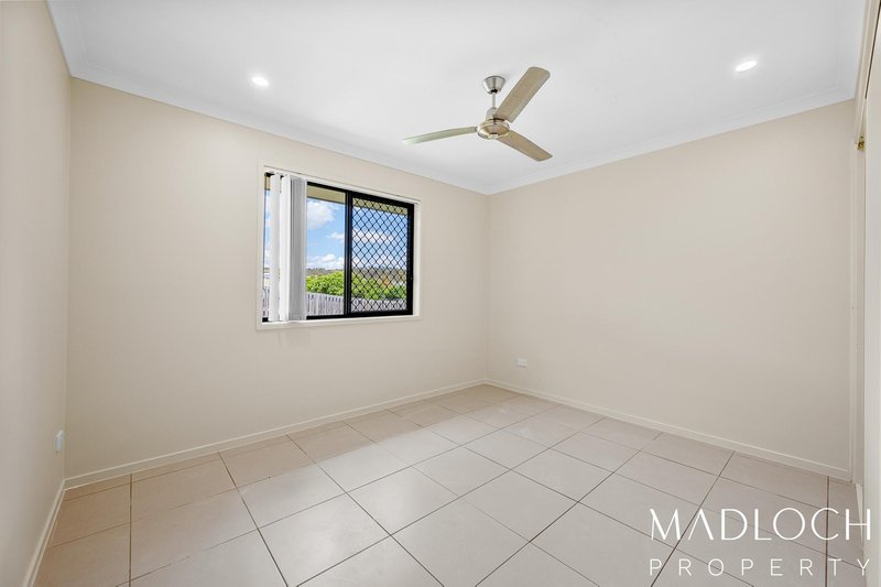 Photo - 2 Robinson Place, New Auckland QLD 4680 - Image 9