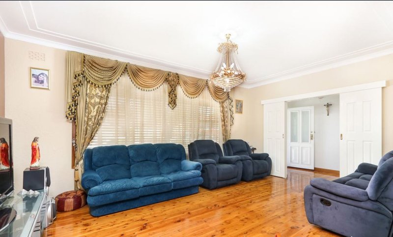 Photo - 2 Rodney Crescent, Beverly Hills NSW 2209 - Image 2