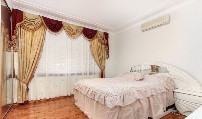 Photo - 2 Rodney Crescent, Beverly Hills NSW 2209 - Image 8