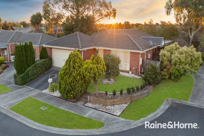 2 Roebourne Mews, Cranbourne East VIC 3977