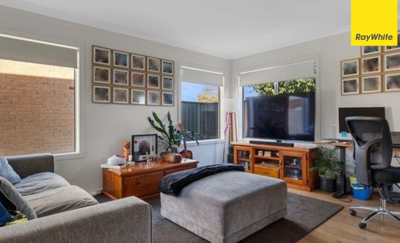 Photo - 2 Roehampton Drive, Strathtulloh VIC 3338 - Image 3