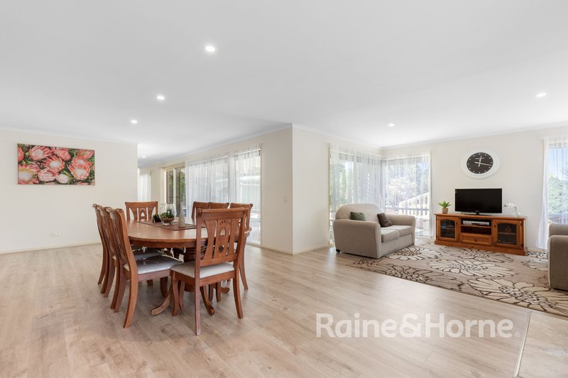 Photo - 2 Rogers Drive, Kyneton VIC 3444 - Image 4