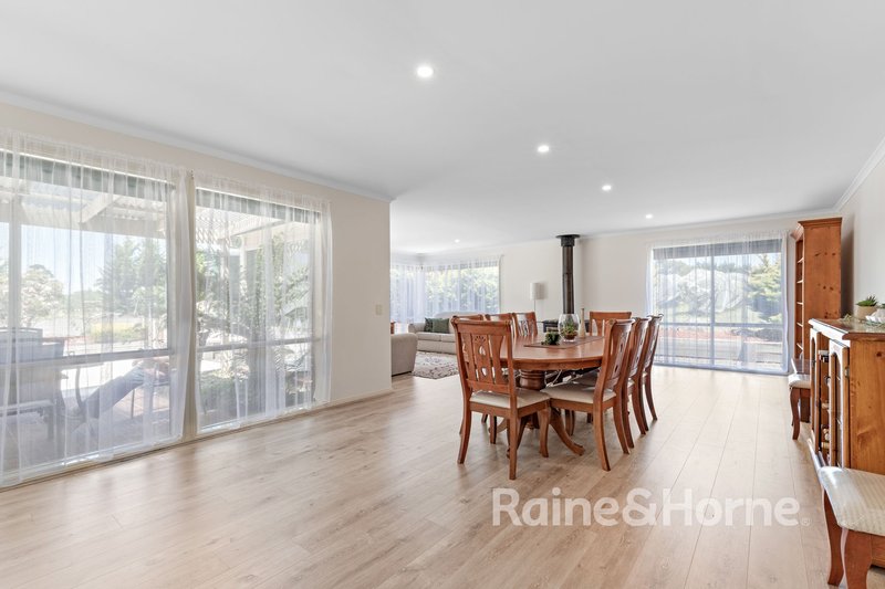 Photo - 2 Rogers Drive, Kyneton VIC 3444 - Image 5