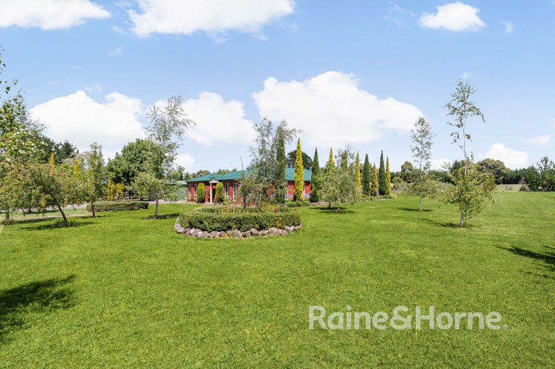 Photo - 2 Rogers Drive, Kyneton VIC 3444 - Image 18