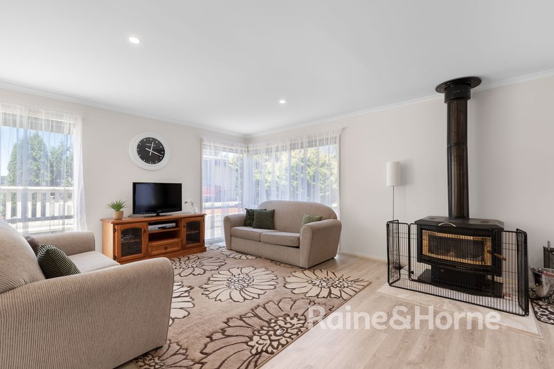 Photo - 2 Rogers Drive, Kyneton VIC 3444 - Image 24