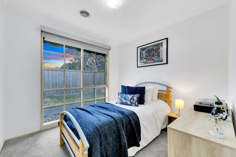 Photo - 2 Rokeby Crescent, Craigieburn VIC 3064 - Image 8