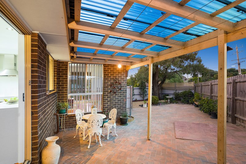 Photo - 2 Ronald Avenue, South Morang VIC 3752 - Image 9