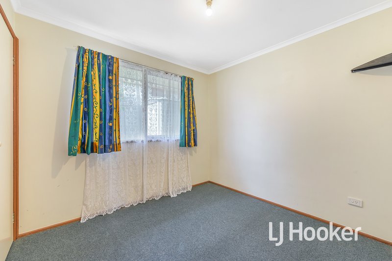 Photo - 2 Rosalie Court, Hampton Park VIC 3976 - Image 10