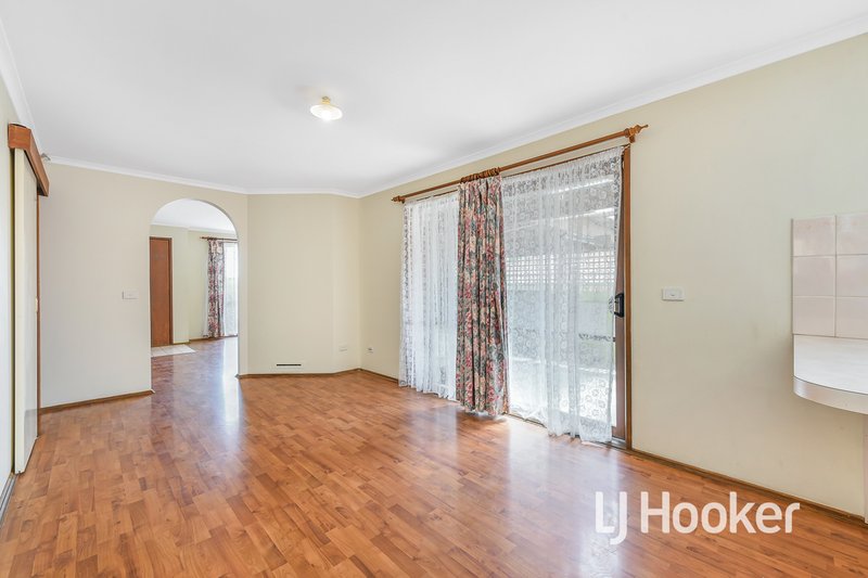 Photo - 2 Rosalie Court, Hampton Park VIC 3976 - Image 12