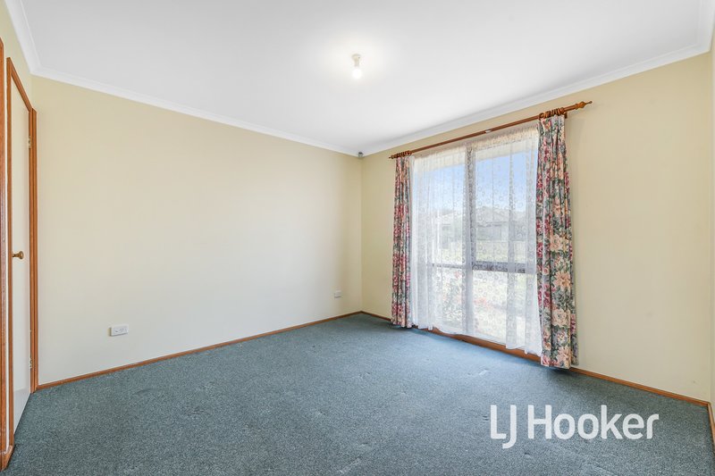 Photo - 2 Rosalie Court, Hampton Park VIC 3976 - Image 13