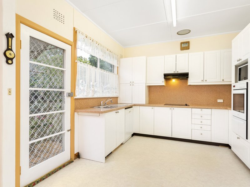 Photo - 2 Rosamond Street, Hornsby NSW 2077 - Image 3