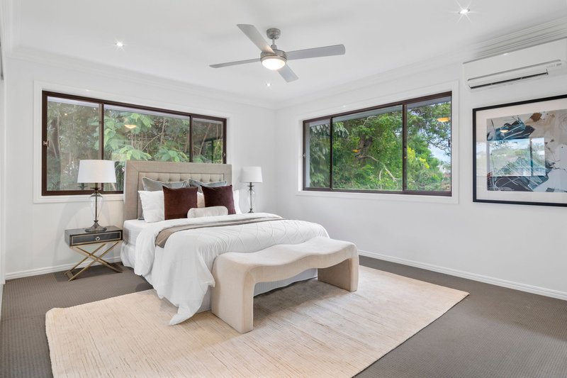 Photo - 2 Roseglen Street, Greenslopes QLD 4120 - Image 10