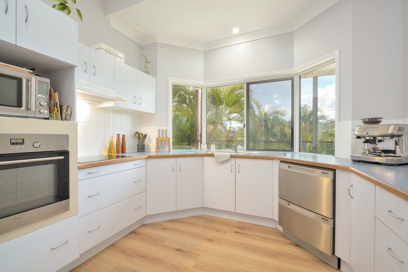 Photo - 2 Rosemount Place, New Auckland QLD 4680 - Image 12