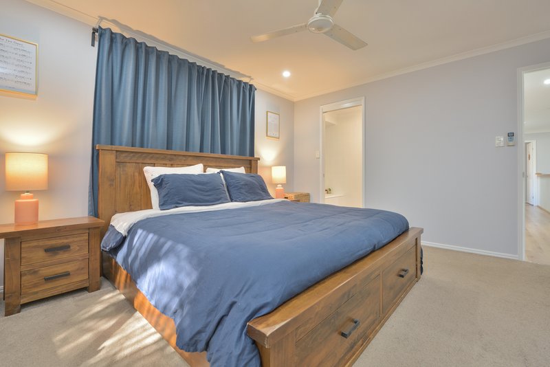 Photo - 2 Rosemount Place, New Auckland QLD 4680 - Image 13