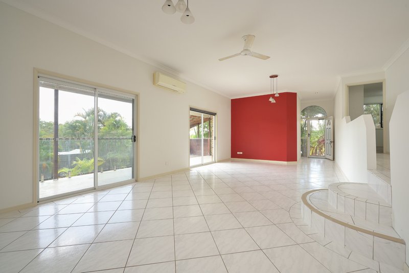 Photo - 2 Rosemount Place, New Auckland QLD 4680 - Image 9