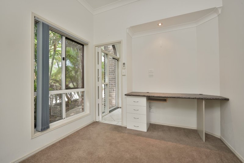 Photo - 2 Rosemount Place, New Auckland QLD 4680 - Image 14