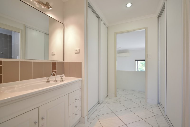 Photo - 2 Rosemount Place, New Auckland QLD 4680 - Image 16