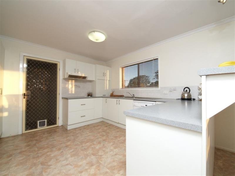 Photo - 2 Roseville St , Petrie QLD 4502 - Image 5