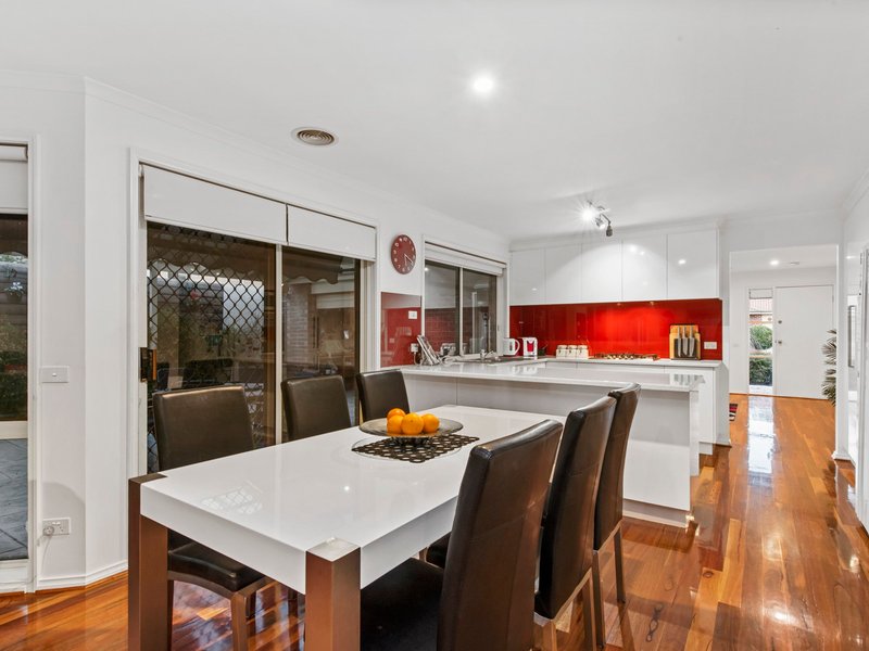 Photo - 2 Rosewin Court, Berwick VIC 3806 - Image 2