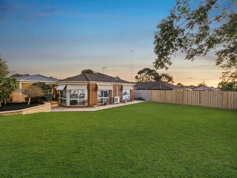 Photo - 2 Rosewin Court, Berwick VIC 3806 - Image 12