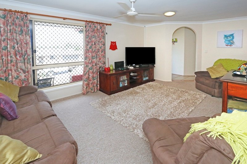 Photo - 2 Rosewood Drive, Norman Gardens QLD 4701 - Image 3