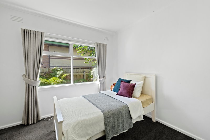 Photo - 2 Ross Crescent, Heathmont VIC 3135 - Image 11