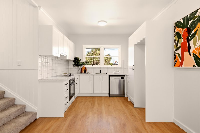 Photo - 2 Rotary Crescent, Redcliffe QLD 4020 - Image 7