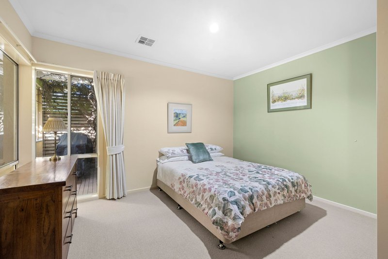 Photo - 2 Roxanne Court, Woodend VIC 3442 - Image 10