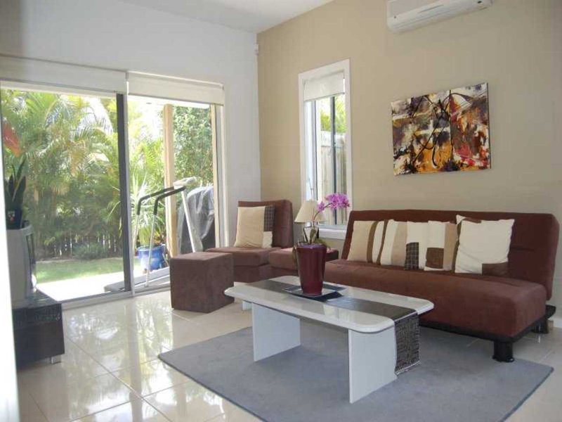 Photo - 2 Royal Links Drive, Robina QLD 4226 - Image 6