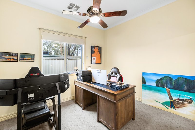 Photo - 2 Royston Place, Caroline Springs VIC 3023 - Image 17