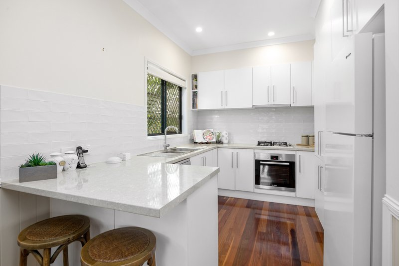Photo - 2 Rugby Street, Coorparoo QLD 4151 - Image 8