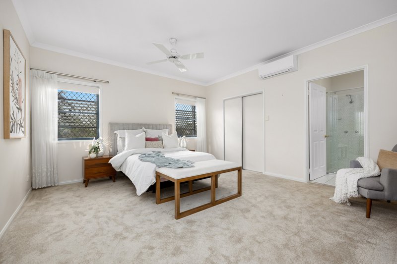 Photo - 2 Rugby Street, Coorparoo QLD 4151 - Image 9