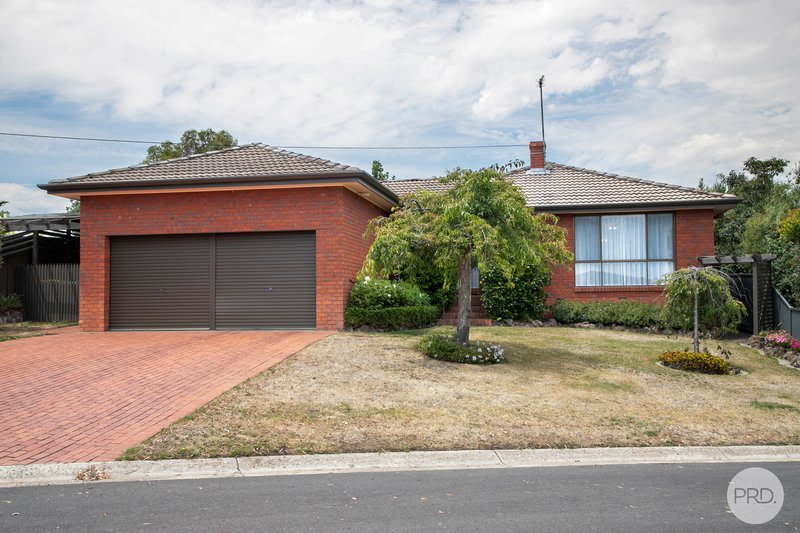 Photo - 2 Rumler Court, Ballarat North VIC 3350 - Image 2