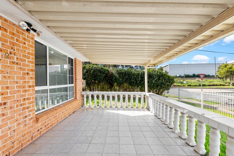 Photo - 2 Ruperstwood Road, Rooty Hill NSW 2766 - Image 2