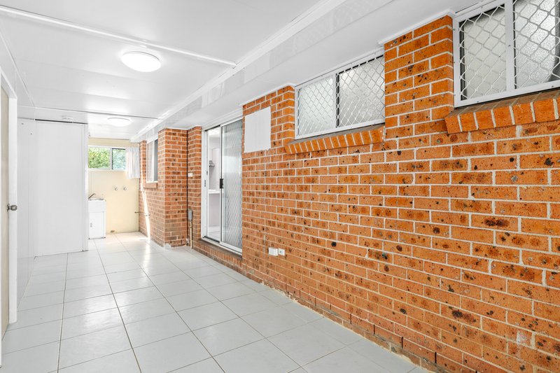 Photo - 2 Ruperstwood Road, Rooty Hill NSW 2766 - Image 9