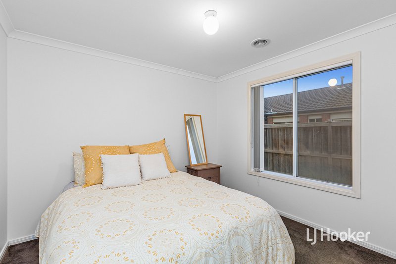 Photo - 2 Saffron Place, Point Cook VIC 3030 - Image 14