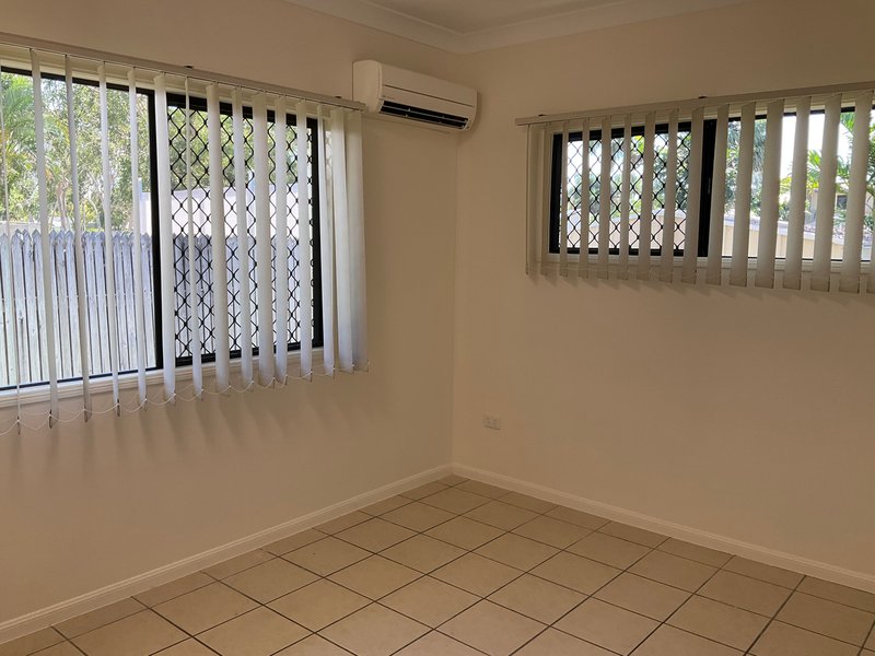 Photo - 2 Saint Davids Close, Kirwan QLD 4817 - Image 15