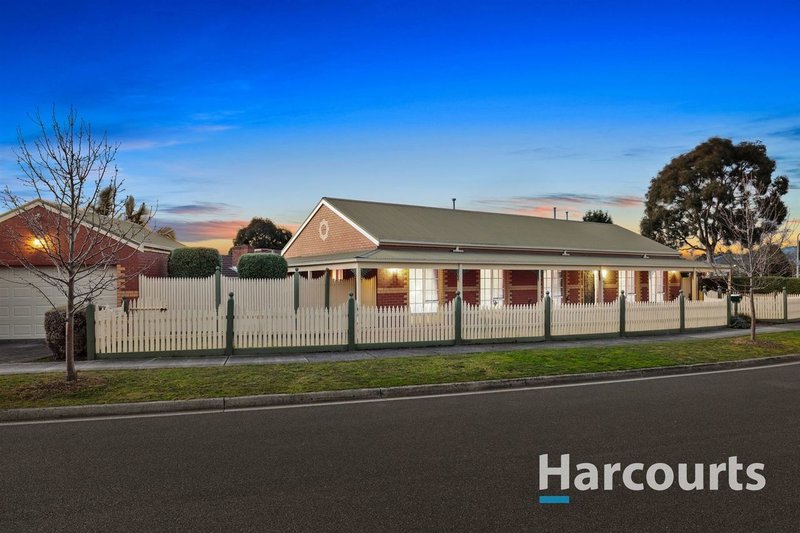 Photo - 2 Salerno Way, Rowville VIC 3178 - Image 2