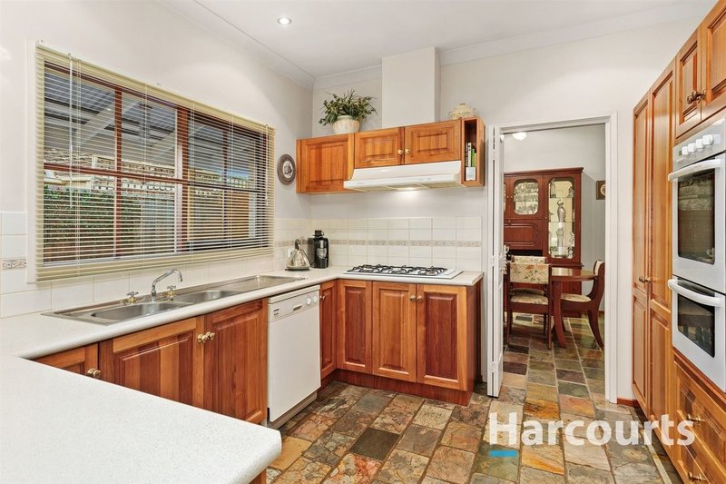 Photo - 2 Salerno Way, Rowville VIC 3178 - Image 5