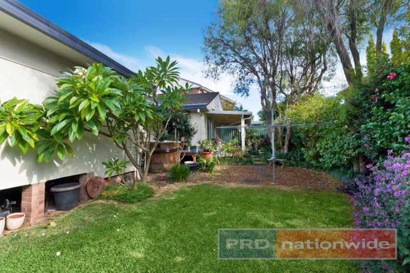 Photo - 2 Samoa Avenue, Picnic Point NSW 2213 - Image 7