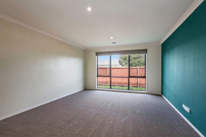 Photo - 2 San Sisto Green, Mernda VIC 3754 - Image 4