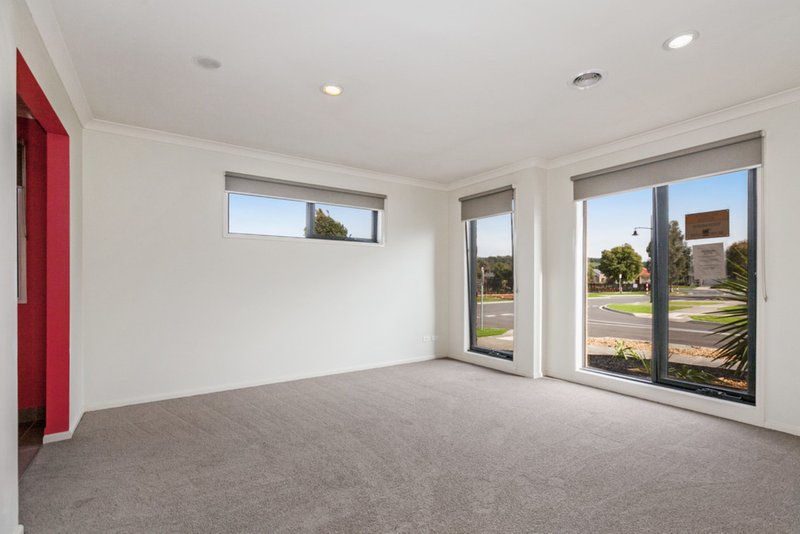 Photo - 2 San Sisto Green, Mernda VIC 3754 - Image 5