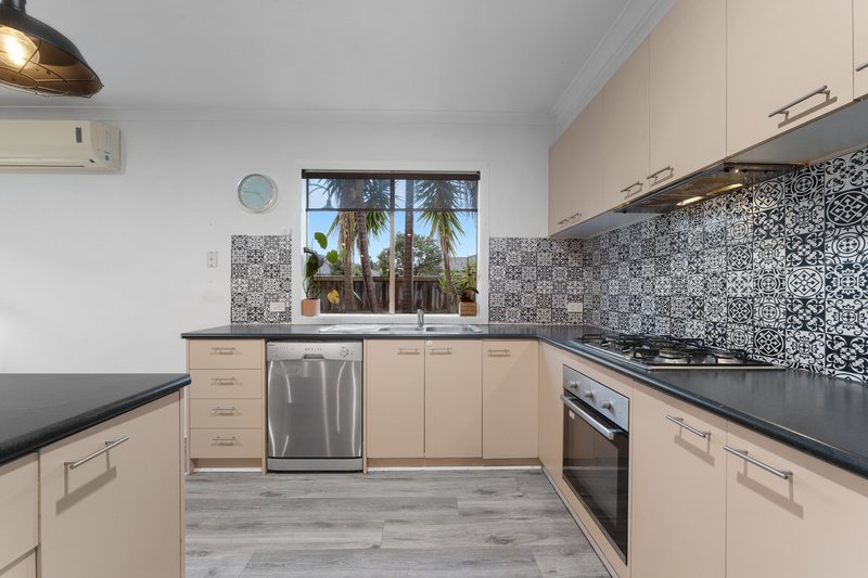Photo - 2 Sanctuary Crescent, Rowville VIC 3178 - Image 3