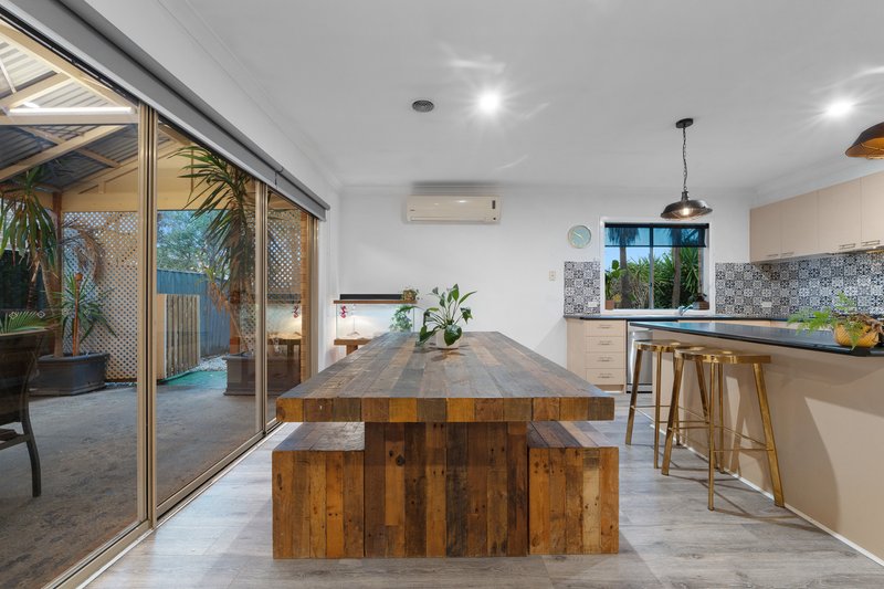 Photo - 2 Sanctuary Crescent, Rowville VIC 3178 - Image 5