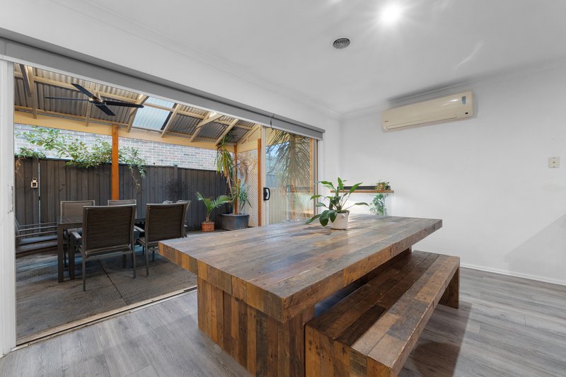 Photo - 2 Sanctuary Crescent, Rowville VIC 3178 - Image 7