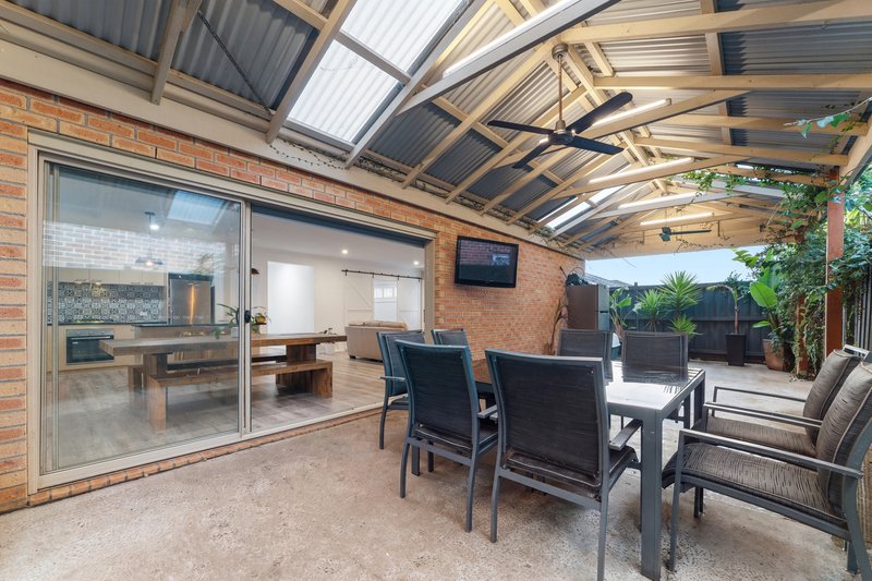 Photo - 2 Sanctuary Crescent, Rowville VIC 3178 - Image 10